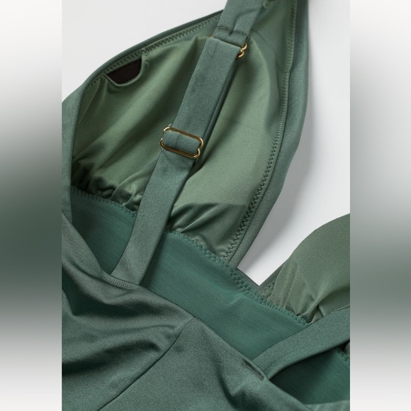 H&M Shaping Swimsuit - Picture 5 of 5